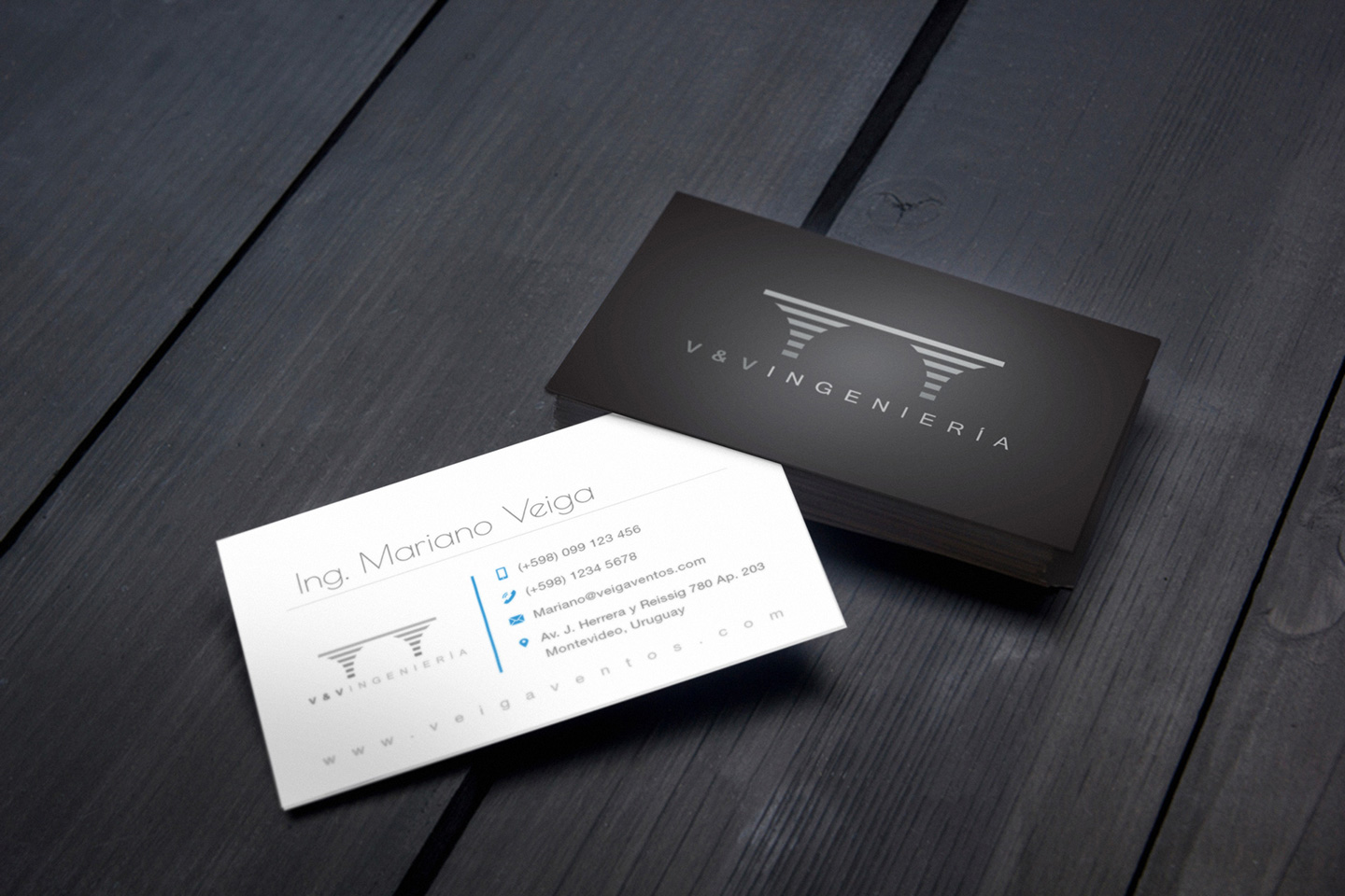 Veiga&Ventos business cards elegantly showcased